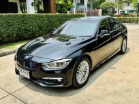 2017 BMW 320d 2.0 Luxury รถเก๋ง 4 ประตู ฟรีดาวน์