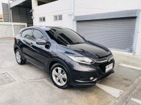 2015 HONDA HRV 1.8E i-VTEC สีเทา ตัวถังสวยไม่เคยมีอุบัติเหตุ เข้าศูนย์ทุกระยะ ไมล์แท้ 126,xxx km.
