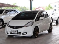 ขายรถ Honda JAZZ 1.5 V i-VTEC ปี2013 รถเก๋ง 5 ประตู 