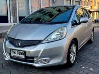 2011 Honda JAZZ 1.5 V i-VTEC รถเก๋ง 5 ประตู 