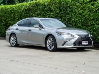 2019 Lexus ES300h 2.5 Grand Luxury รถเก๋ง 4 ประตู รถสภาพดี มีประกัน ไมล์น้อย เจ้าของขายเอง 