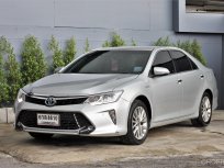 Toyota CAMRY 2.5 Hybrid ปี17 ออกรถ 0 บาท