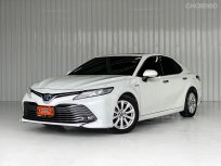 2019 Toyota CAMRY 2.5 HV Premium รถเก๋ง 4 ประตู มีรับประกันศูนย์