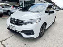 2017 Honda JAZZ 1.5 RS i-VTEC รถเก๋ง 5 ประตู ฟรีดาวน์