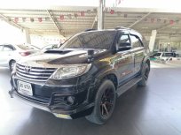 รถสวย ฟรีรับประกันเครื่องยนต์ เกียร์ 2012 Toyota Fortuner 3.0 V