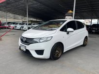 ขายรถ Honda JAZZ 1.5 V i-VTEC ปี2015 รถเก๋ง 5 ประตู 