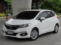 2018 Honda JAZZ 1.5 V i-VTEC รถเก๋ง 5 ประตู ฟรีดาวน์