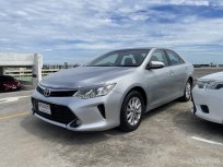 🔥 Toyota Camry 2.0 G ซื้อรถผ่านไลน์ รับฟรีบัตรเติมน้ำมัน