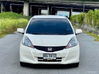 Honda JAZZ 1.5 V 2011 74,XXX กิโล ไมล์แท้สภาพสวย ตัวถังเดิมทุกจุด ประวัติศูนย์ ครบ