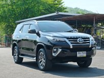 Toyota Fortuner SUV ออกรถ 0 บาท