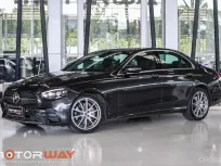 Mercedes-Benz E 300e AMG Dynamic  สี Graphite Grey  ปี 2021 ไมล์ 26,xxx Km. (พร้อมชุดจดป้ายแดง)