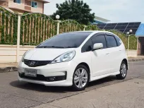 2013 Honda JAZZ 1.5 SV i-VTEC รถบ้านมือเดียว