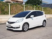 2013 Honda JAZZ 1.5 SV i-VTEC รถเก๋ง 5 ประตู เจ้าของขายเอง รถบ้านไมล์แท้ 