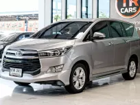 TOYOTA INNOVA CRYSTA 2.8 V 2017 ผ่อน 10,*** รถสวยเดิม มือแรกออกห้าง ประวัติเช็คศูนย์ เอกสารคู่มือครบ