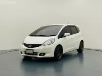 🔥 Honda Jazz 1.5 S ซื้อรถผ่านไลน์ รับฟรีบัตรเติมน้ำมัน