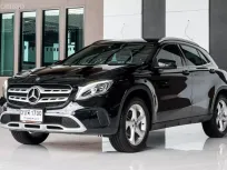 Mercedes-Benz GLA200 1.6 2020 รถใหม่เทียบป้ายแดง สีเดิมบางเงางาม เครื่องเกียร์สมบูณร์ ฟังก์ชั่นครบ