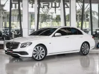 Mercedes-Benz E 350e Plug-in Hybrid EXCLUSIVE สี Polar White  ปี 2018 จด 2019  เลขไมล์ 64,xxx km.
