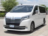 toyota Majesty 2.8 Premium 6AT เครื่องยนต์: ดีเซล เกียร์: ออโต้  ปี: 2020  สี: ขาว  ไมล์: 54,xxx กม.