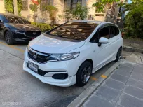 ขายHonda Jazz  GK 2018 สีขาว แมก ท่อ เบาะหนัง