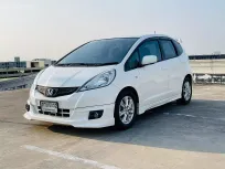 🔥 Honda Jazz 1.5 V ซื้อรถผ่านไลน์ รับฟรีบัตรเติมน้ำมัน