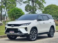 2022 Toyota Fortuner 2.4 Leader V SUV รถบ้านมือเดียว ไมล์น้อย เจ้าของขายเอง 