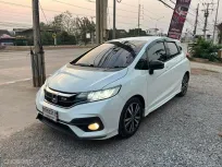 2017 Honda JAZZ 1.5 RS i-VTEC รถเก๋ง 5 ประตู รถบ้านมือเดียว สภาพนางฟ้า