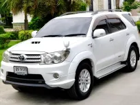ไมล์ 180,000 กม. Toyota Fortuner 3.0V TRD 4wd ปี 2010 ออโต้ ดีเซล สีขาว 