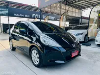 💋Honda Jazz 1.5 V สีดำ ปี 2013
