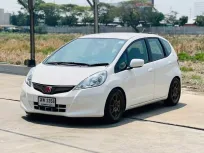 ขาย รถมือสอง Honda JAZZ 1.5 V i-VTEC รถเก๋ง 5 ประตู 