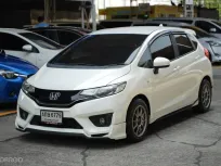 🔥Honda jazz GK 2016 รถสภาพใหม่มากเหมือนป้ายแดง ชุดแต่งสเกิร์ตรอบคัน