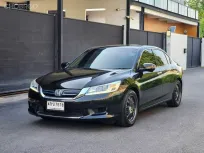 ขายรถ HONDA ACCORD 2.0 HYBRID TECH ปีจด 2015