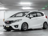 2014 Honda JAZZ 1.5 SV+ i-VTEC รถเก๋ง 5 ประตู รถบ้านมือเดียว ไมล์น้อย เจ้าของขายเอง 