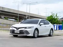 ขายรถ Toyota Camry 2.0G ปีจด 2021