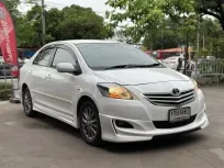 Toyota VIOS 1.5 E รถเก๋ง 4 ประตู 