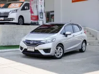 2015 Honda JAZZ 1.5 V i-VTEC รถเก๋ง 5 ประตู 