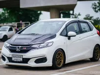 2019 Honda JAZZ 1.5 S i-VTEC รถเก๋ง 5 ประตู รถสวย
