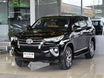2016 Toyota Fortuner 2.8 V 4WD SUV ออกรถง่ายฟรีดาวน์