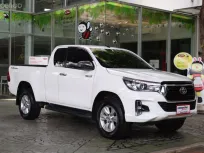 ชายรถ Toyota HiluxRevo 2.4 Prerunner E Plus ปี 2019 MT
