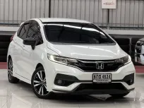 2017 Honda JAZZ 1.5 RS i-VTEC รถเก๋ง 5 ประตู ฟรีดาวน์