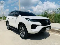 2022 Toyota Fortuner 2.4 Commander 2WD BLACK TOP SUV ออกรถ 0 บาท