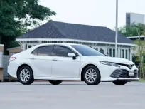 2021 Toyota CAMRY 2.0 D4S รถเก๋ง 4 ประตู ฟรีดาวน์ รถสวย ไมล์น้อย 