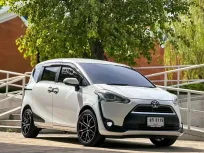 2016 Toyota Sienta 1.5 V รถ MPV