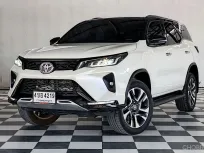 TOYOTA LEGENDER 2.4 V 2 WD เกียร์ออโต้ ปี 2021