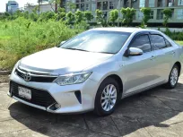2017 Toyota CAMRY 2.0 D4S รถเก๋ง 4 ประตู ออกรถฟรี