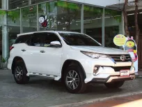 ขายรถ TOYOTA Fortuner 2.8 V เกียร์ AUTO สีขาว ปี 2017