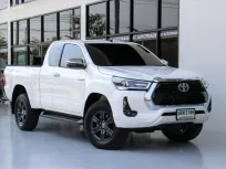 2023 Toyota Hilux Revo 2.4 Prerunner รถกระบะ ไมล์
