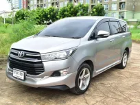Toyota Innova 2.0 E เกียร์ธรรมดา ปี 2017 ผ่อนเริ่มต้น 8,*** บาท