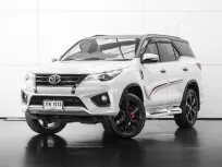 2016 Toyota Fortuner 2.8 TRD Sportivo SUV ออกรถ 0 บาท
