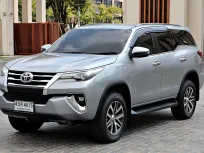 2018 Toyota Fortuner 2.4 V SUV ไมล์น้อย ขับฟรี 3 เดือน