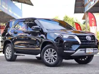 Toyota Fortuner 2.4 V ปี 2020 มือเดียว เดิมทั้งคัน ไม่เคยเฉี่ยวชน ไม่เคยลุยน้ำ ประวัติเข้าศูนย์ครบ